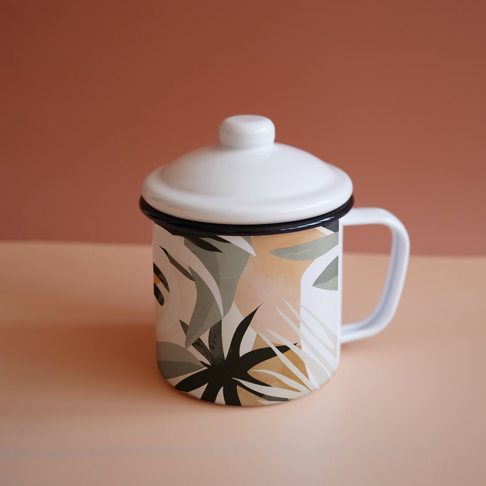 Tazza con coperchio